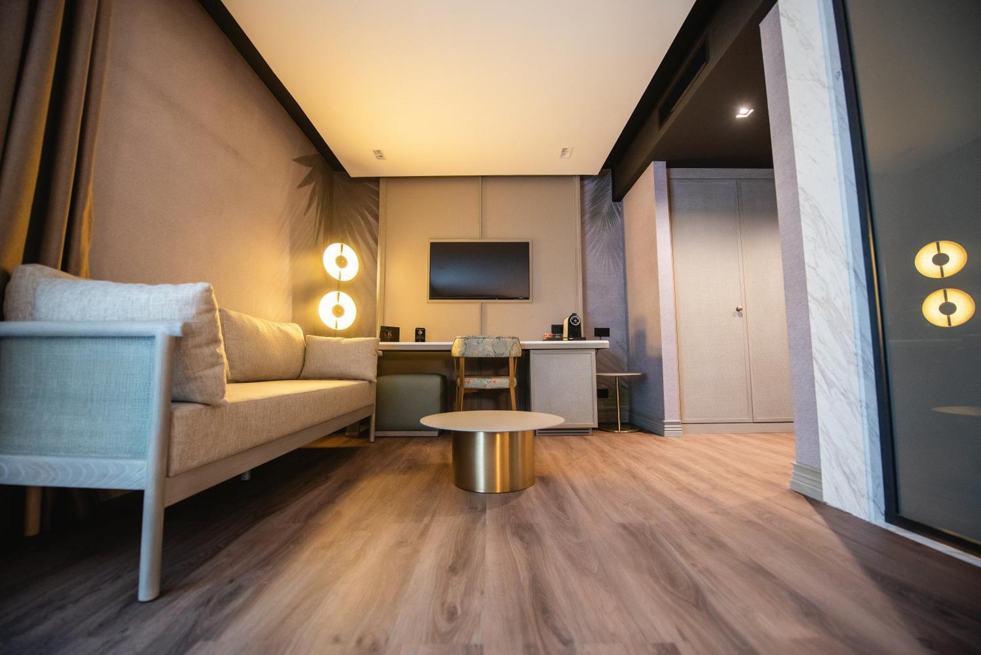 Belinda Adults Only 4* Mamaia